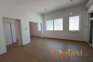 Poslovni prostor za izdavanje na Lekinom brdu 40m2